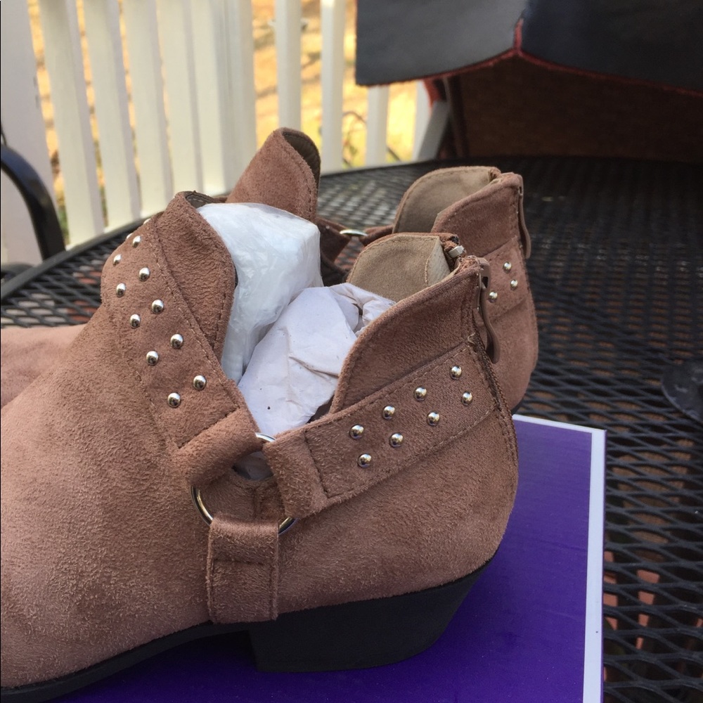 New boots ๐ข - Picture 4 of 5